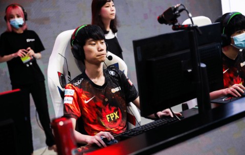 爱游戏体育- 郭盈恩215人挑战完整版本 