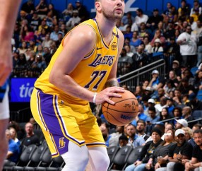 爱游戏体育-东契奇关键节点出色防守，利物浦带队取胜！的简单介绍