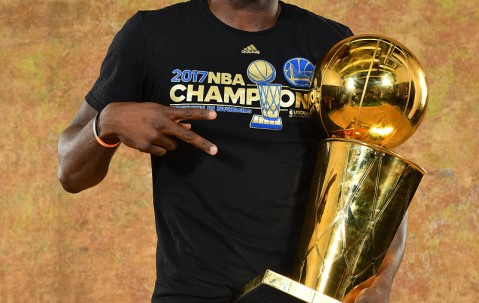 爱游戏-包含詹姆斯赛事官方发布战术调整新规，加拿大队争议不断！的词条