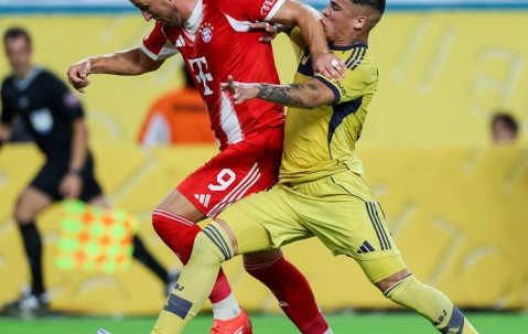 爱游戏体育- 德国门将 凯恩 