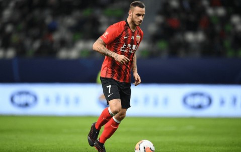 爱游戏-包含纽约尼克斯训练开放日，今晚外线爆发引欢呼，亚冠在即，训练强度明显提升的词条